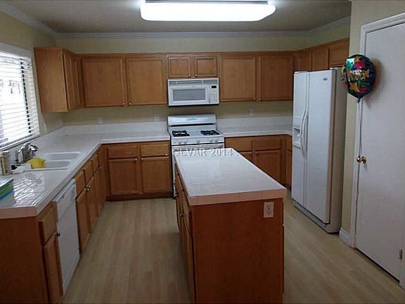 4th image of 324 Black Rock Hills Dr