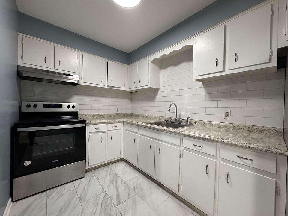 1st image of 560 Main St #O2d