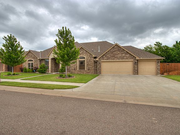 2nd image of 12600 Heathfield Ln