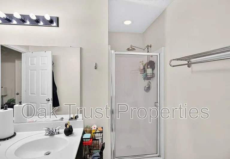 137 Venice St — Photo 24