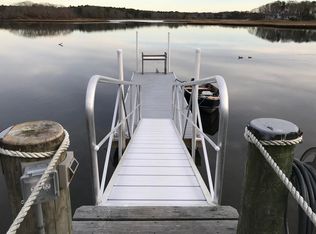 197 Monomoscoy Rd, Mashpee, MA 02649