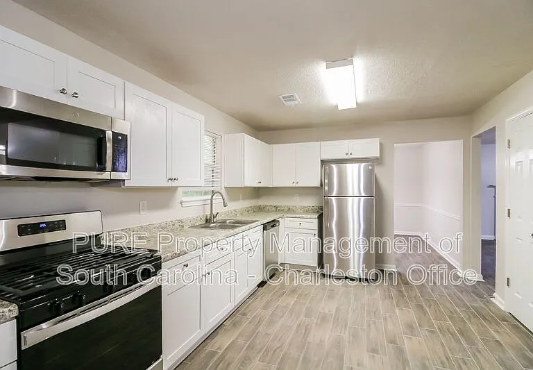 312 Macgregor Dr — Photo 3