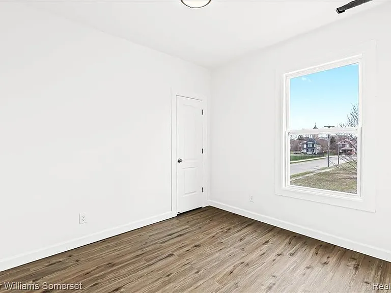 6091 Vermont St #B — Photo 12