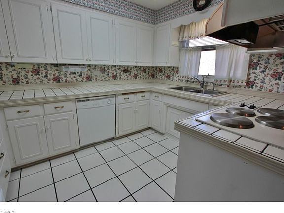 3rd image of 3106 Lookout Dr