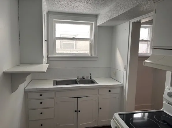 805 N 9th St #2, Bismarck, ND 58501