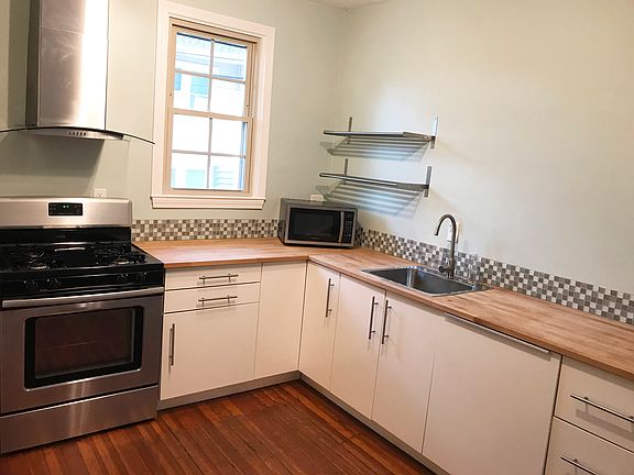 5th image of 240 Camp St Floor 1