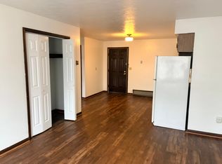 912 2nd St #2, Moundsville, WV 26041