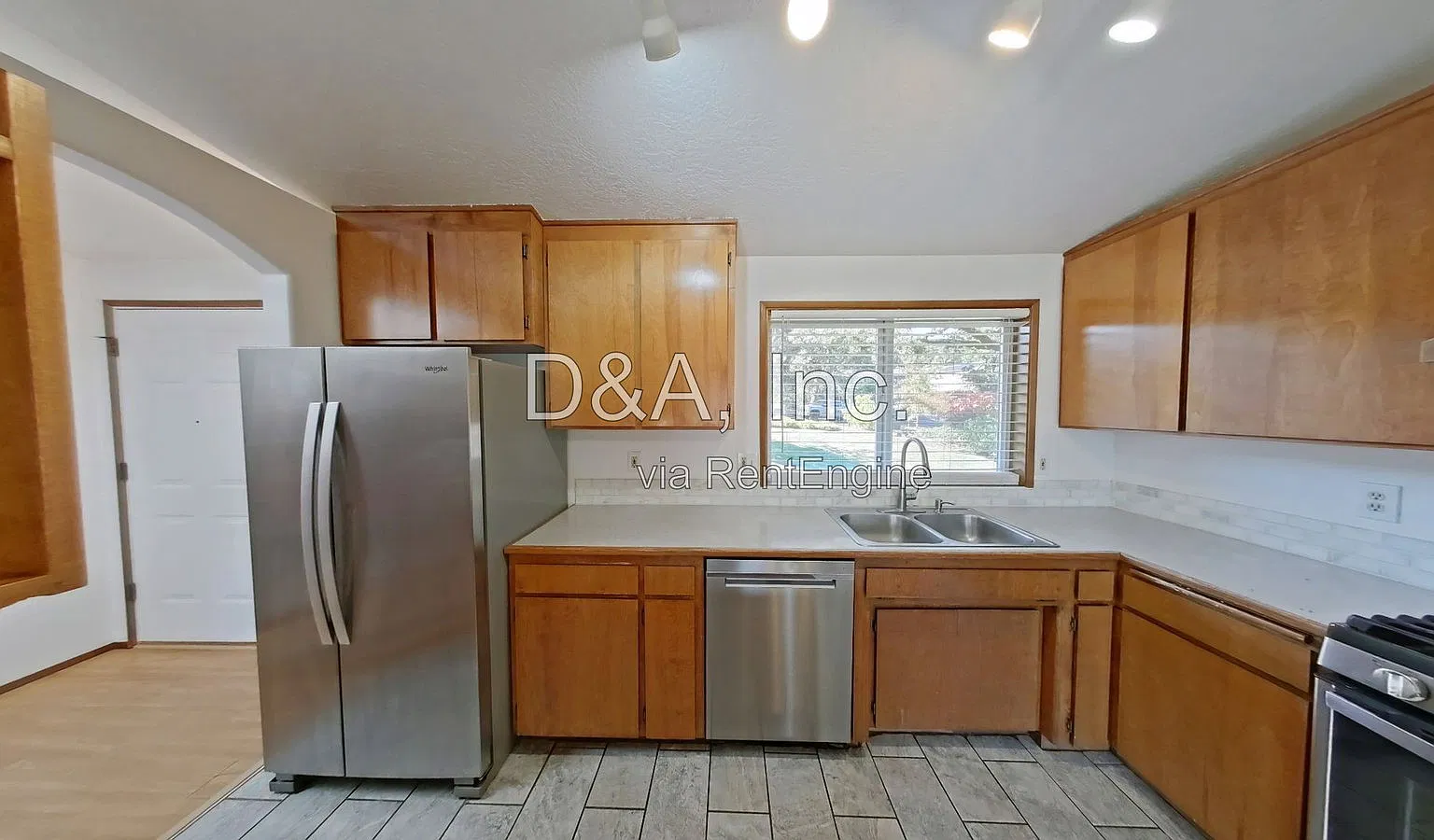 3 bed, 2.0 bath, 1175 sqft, $2,595 — Photo 3