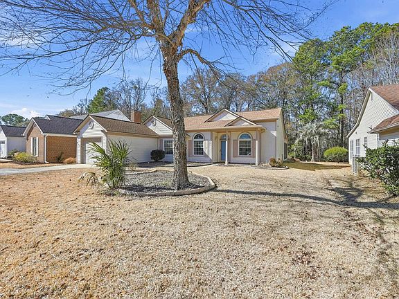 3rd image of 667 Bluebird Ln.