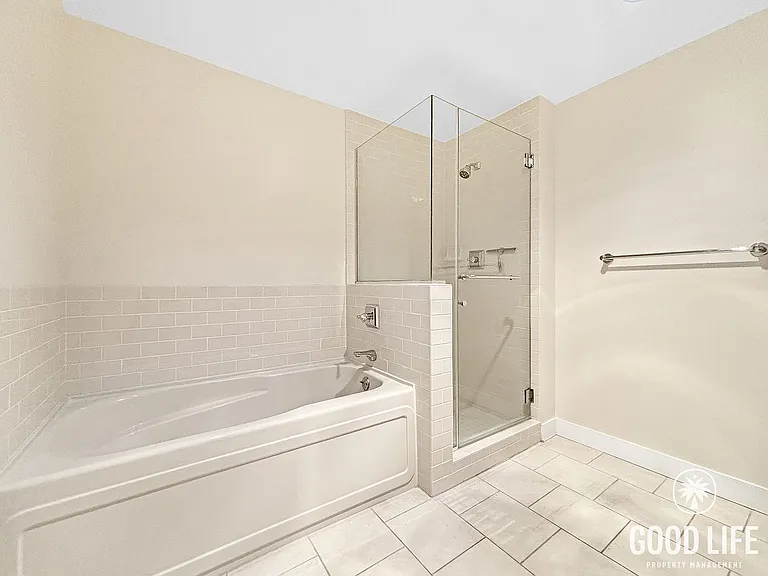 700 W Harbor Dr W #1306 — Photo 19