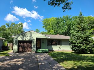 1737 14th St S, Fargo, ND 58103