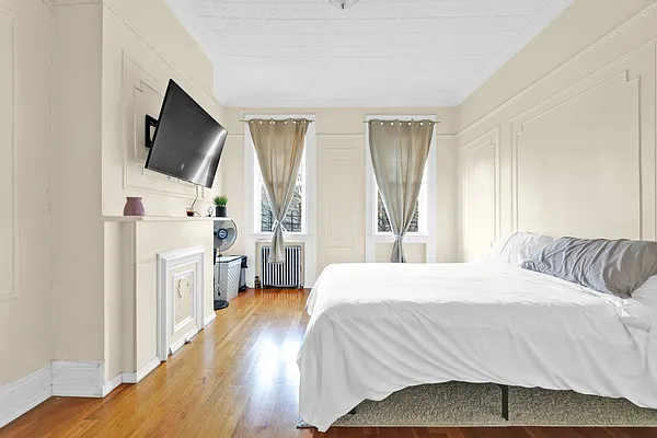 Sold by Mitra Hakimi Realty Group, LLC | media 16