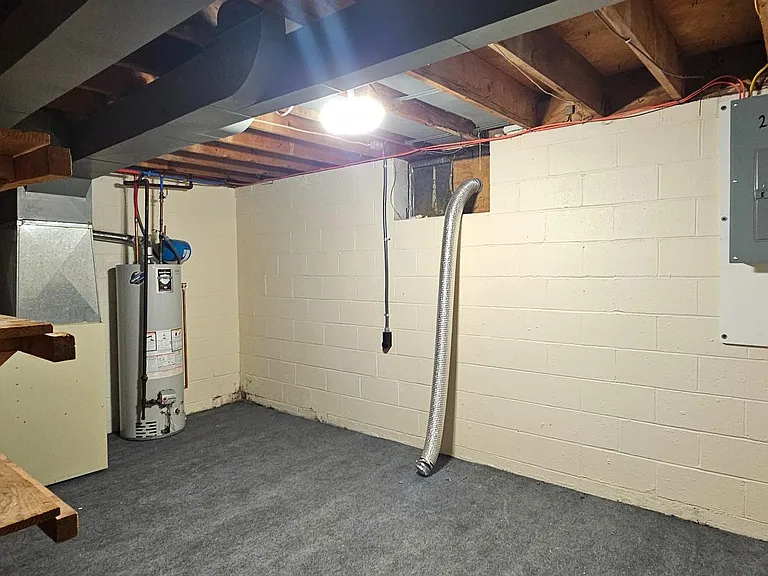 220 E Whitlock Ave — Photo 11