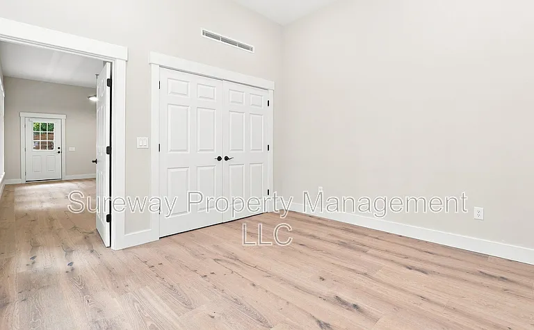 5565 Pennell Rd #2 — Photo 8