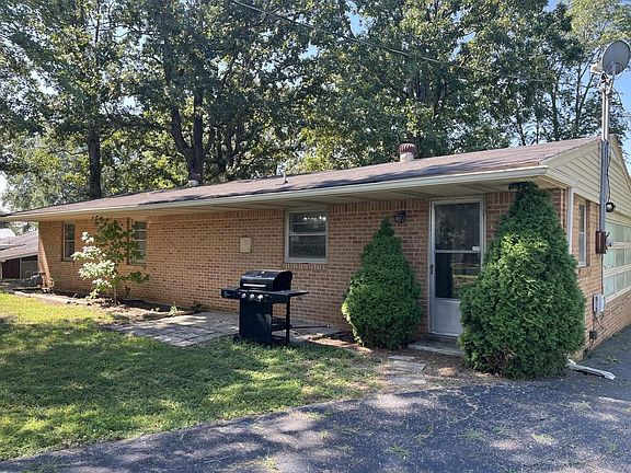 3rd image of 112 Byrd Rd