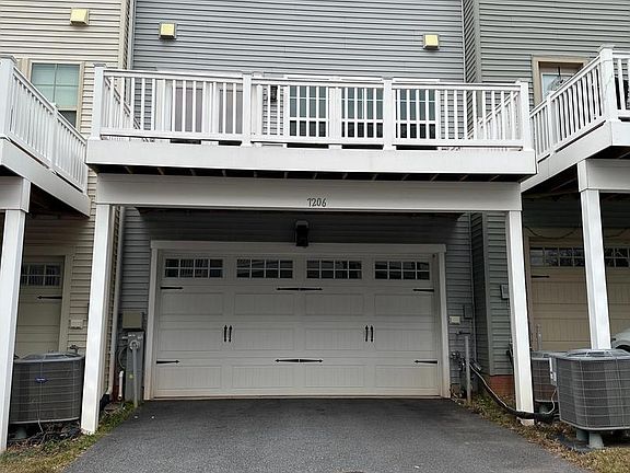 3rd image of 7206 Hartley Lane Gln