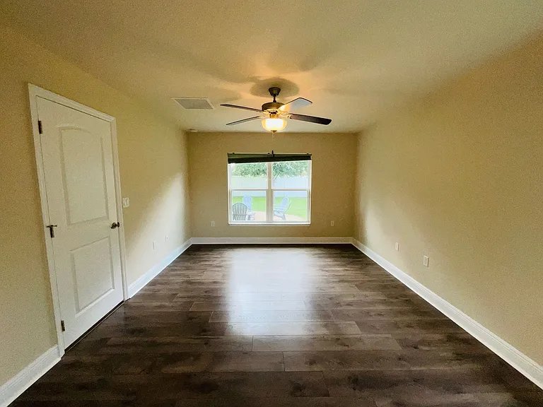 3273 SW Rosser Blvd — Photo 8