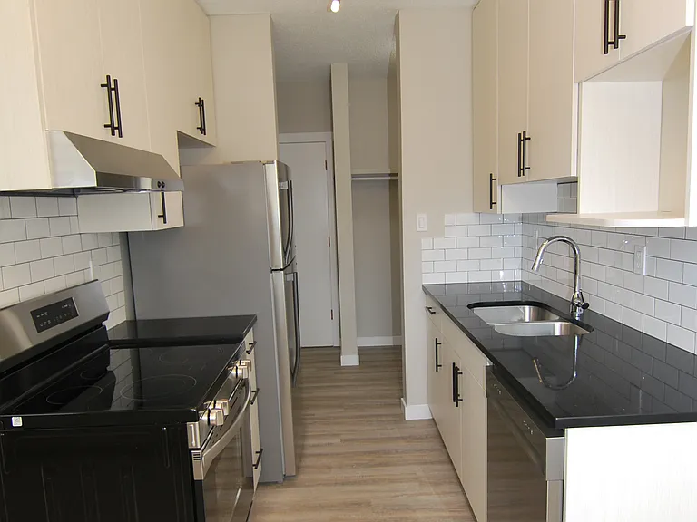 10235 114th St NW — Photo 10