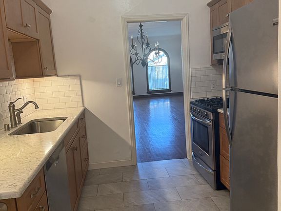 4th image of 843 Newport Ave