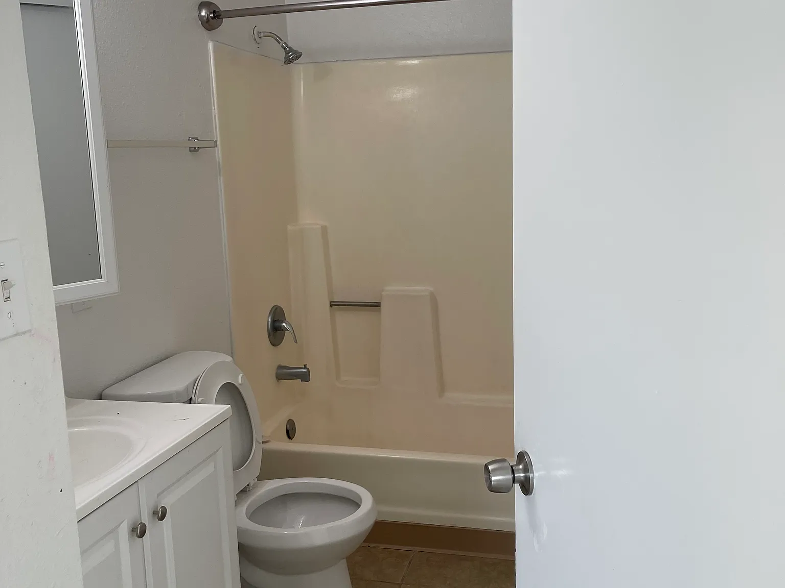 1 bed, 575 sqft, $1,050 — Photo 4