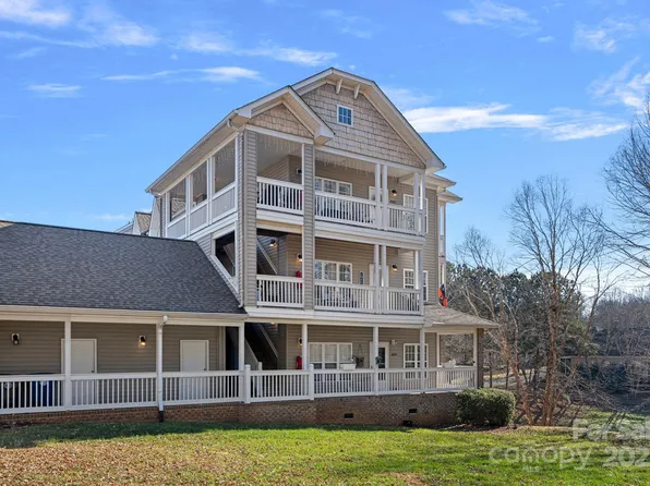 8938 Rosalyn Glen Rd, Cornelius, NC 28031