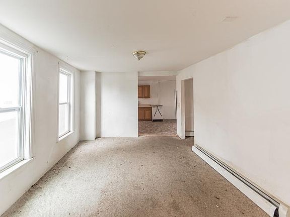 4th image of 112 Cottage St