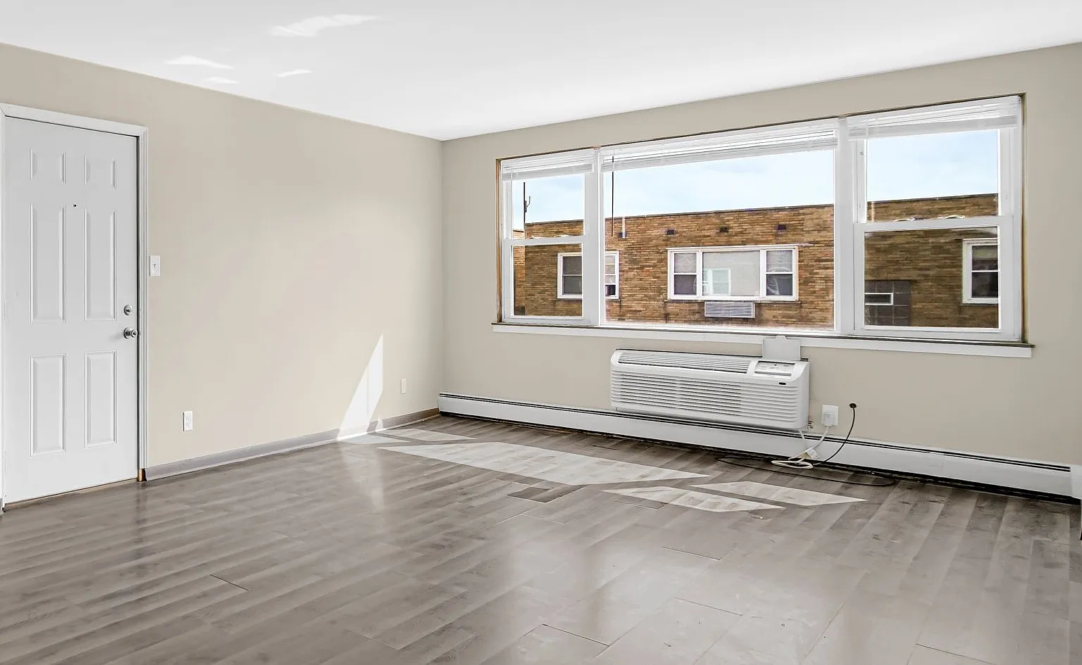 1307 Calumet Ave — Photo 4