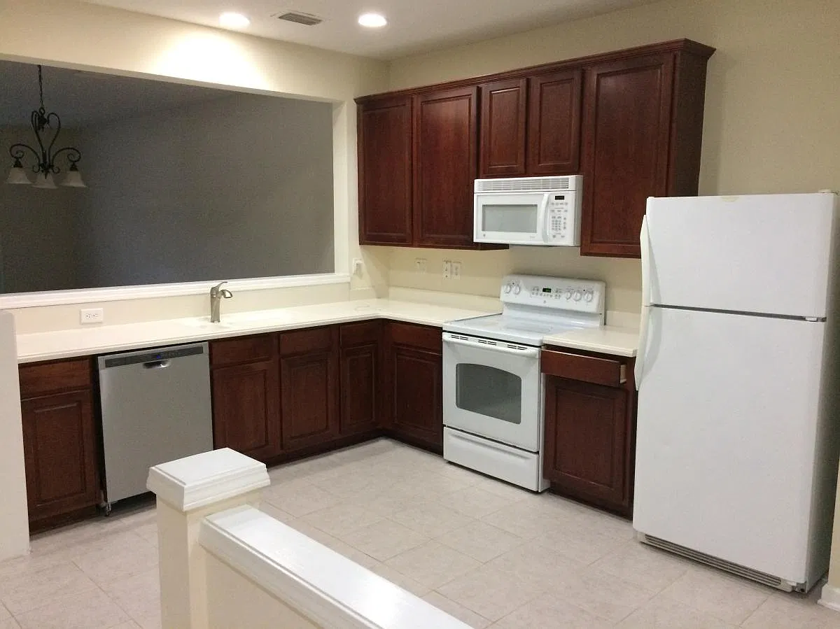 2 bed, 1596 sqft, $1,800 — Photo 3