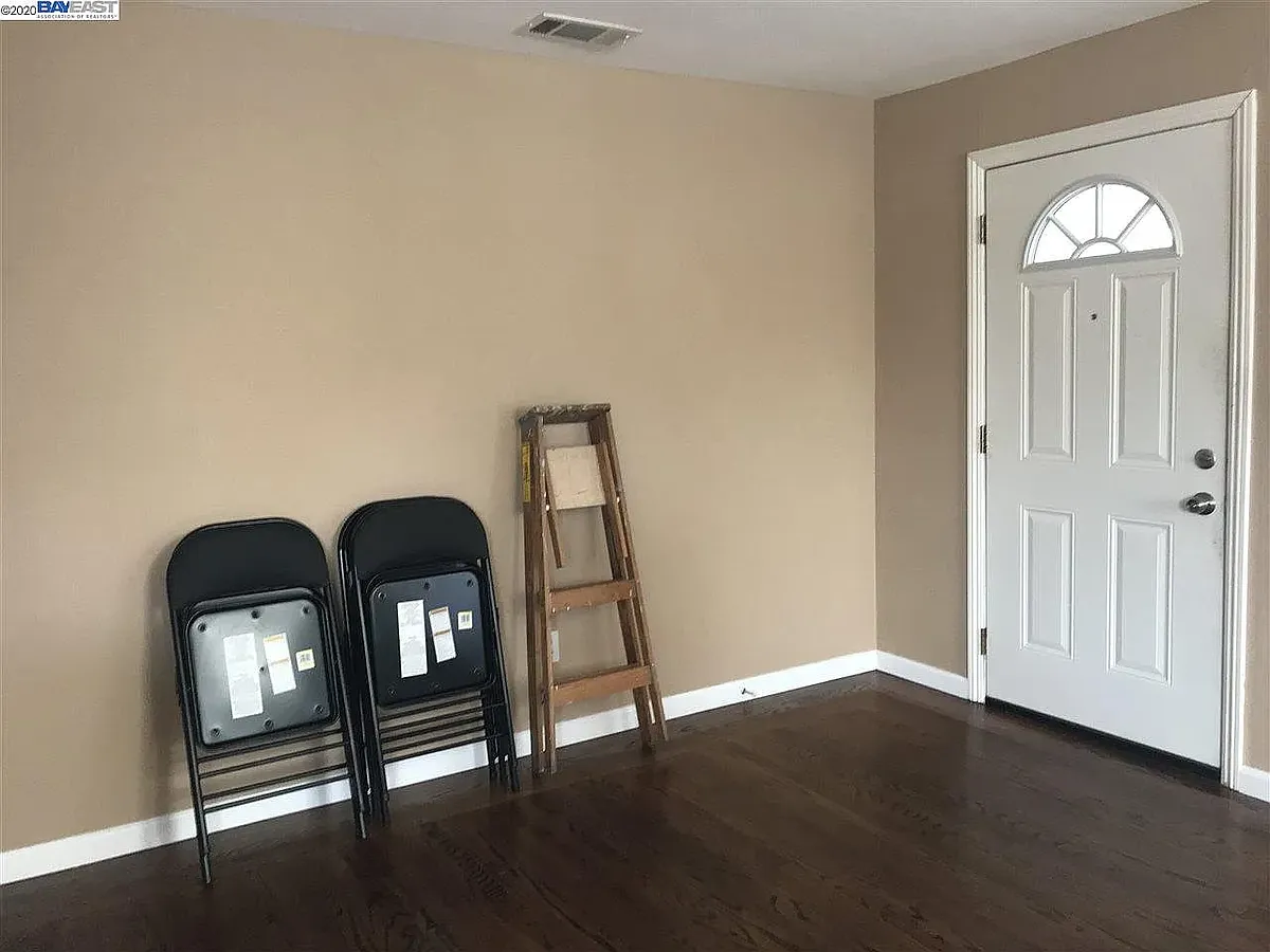 Building Photo - 25855 Huntwood Ave