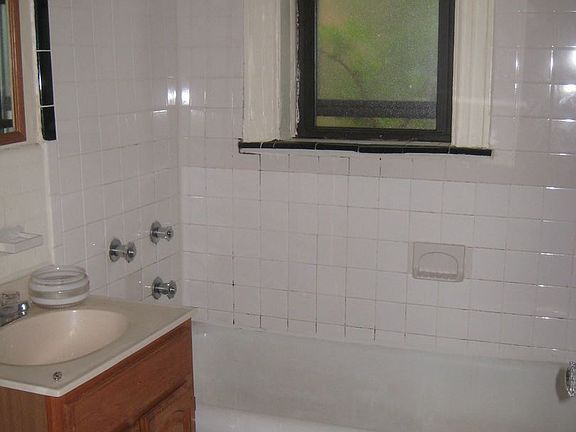 5th image of 343 Fairmount Ave APT 43