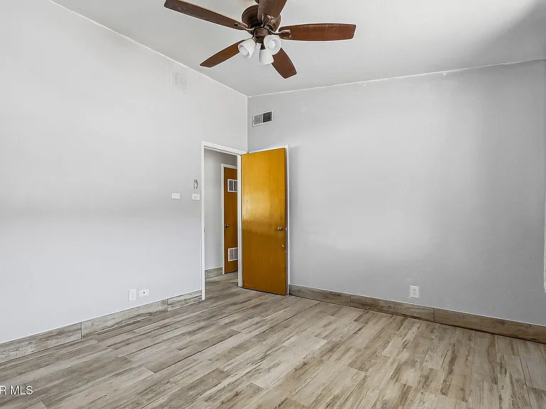 2801 Polk Ave — Photo 23