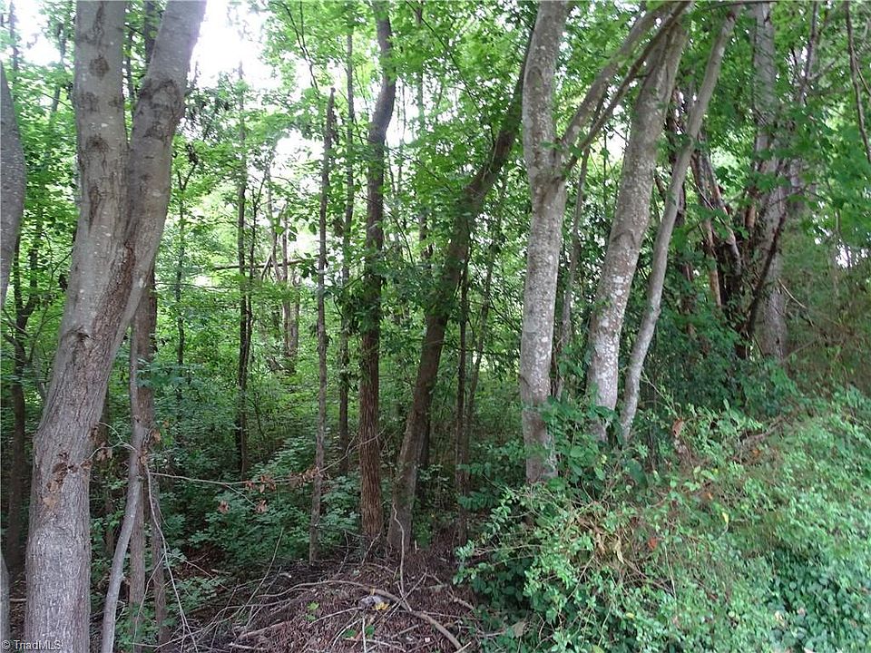 1st image of 328 Lumina Dr