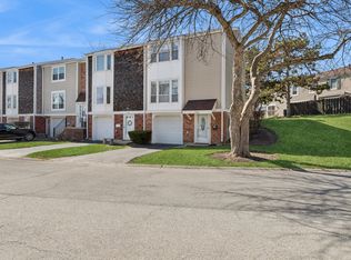 1936 Whitingham Ln, Hoffman Estates, IL