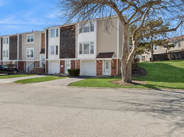 1936 Whitingham Ln, Hoffman Estates, IL 60169