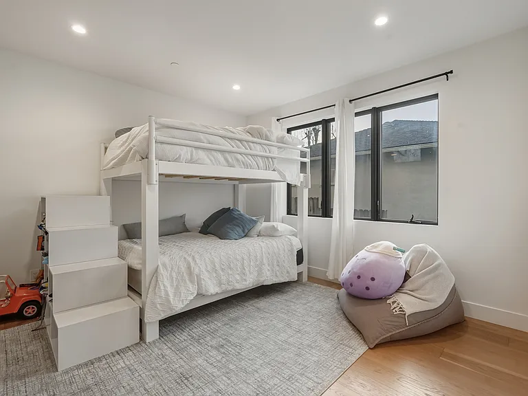 626 Longfellow Ave — Photo 18