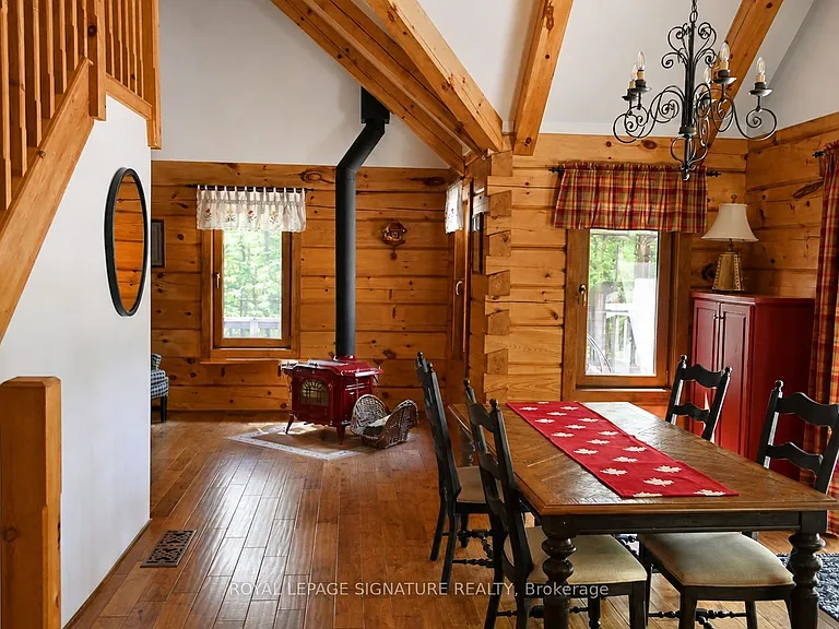 23 Crown Ct — Photo 8