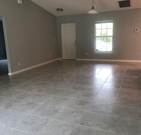 4th image of 3172 Gideon St