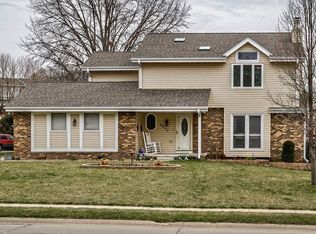 2904 Leawood Dr, Bellevue, NE 68123