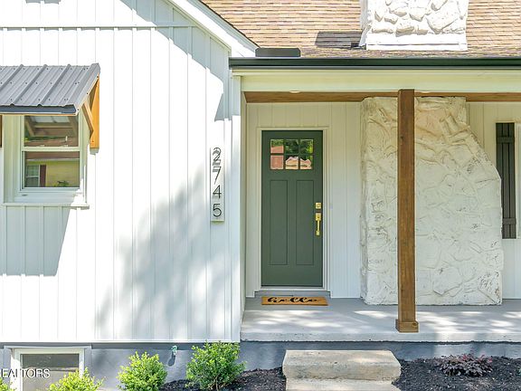 3rd image of 2745 Lay Ave