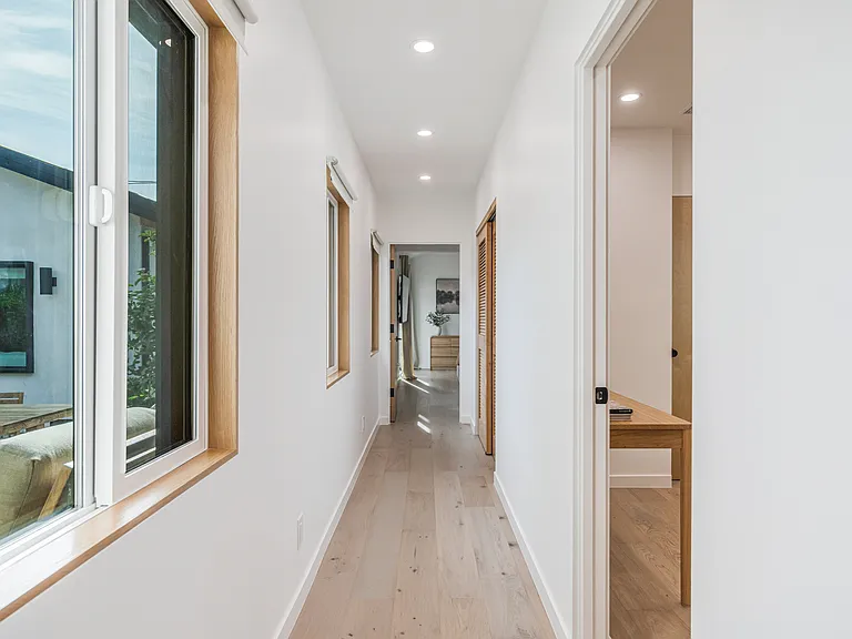 8417 Holy Cross Pl — Photo 30