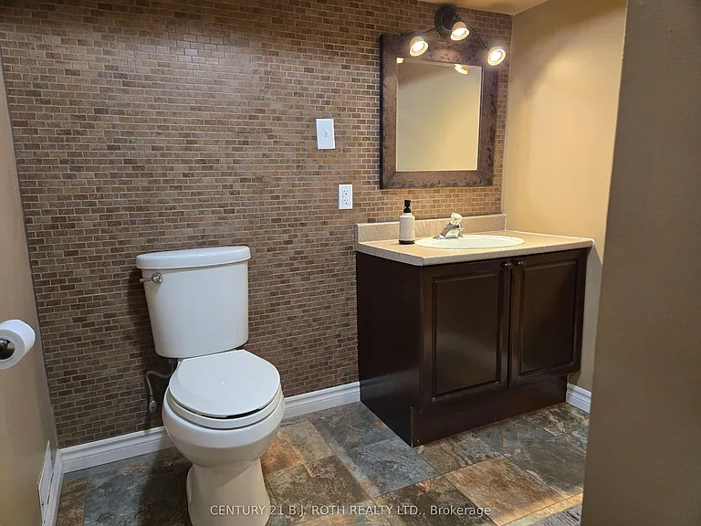 105 Chieftain Cres #BACHELOR — Photo 9