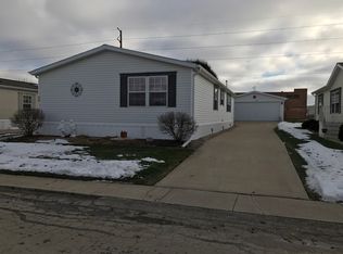 928 S 11th St, Dekalb, IL 60115