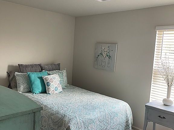 5th image of 126 Cedar Ridge Blvd