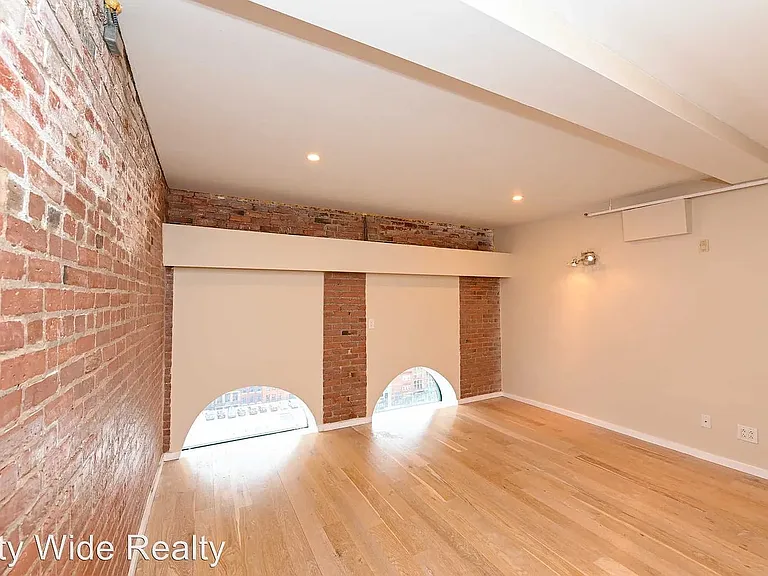 726-28 Market St #904 — Photo 15