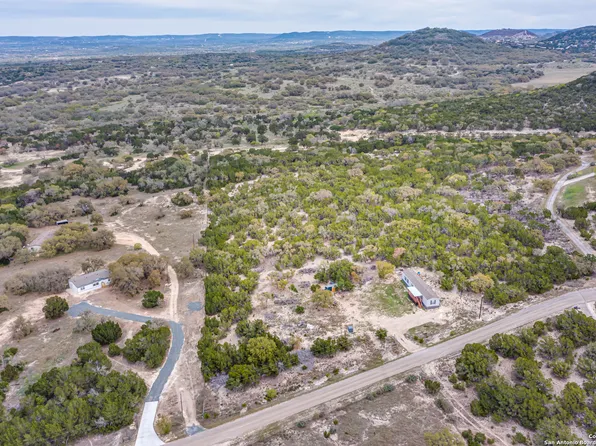 484 SCENIC PASS, Pipe Creek, TX 78063