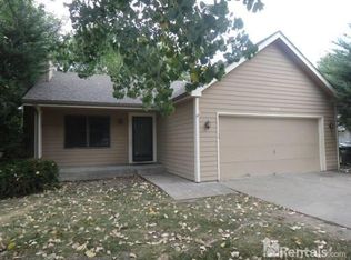 6712 SW Swonthold Rd, Topeka, KS 66614