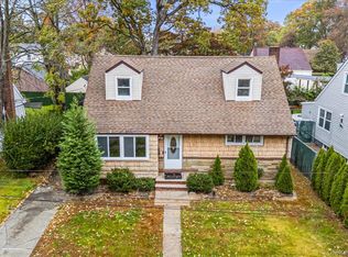 135 Dietz St, Hempstead, NY 11550