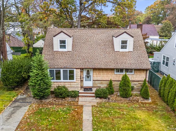 135 Dietz Street, Hempstead, NY 11550