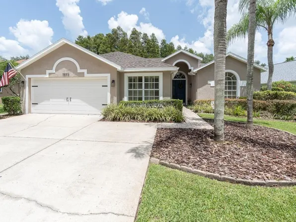 18913 Maisons Dr, Lutz, FL 33558