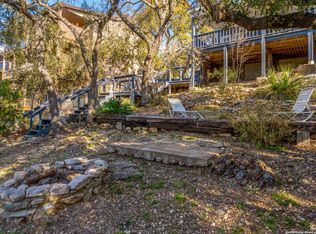 1262 Paradise Dr, Canyon Lake, TX 78133